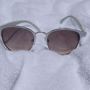 Vintage purple tinted ovular sunglasses